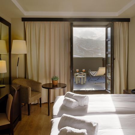 Snoe Aragon Hills Hotel Formigal Bagian luar foto