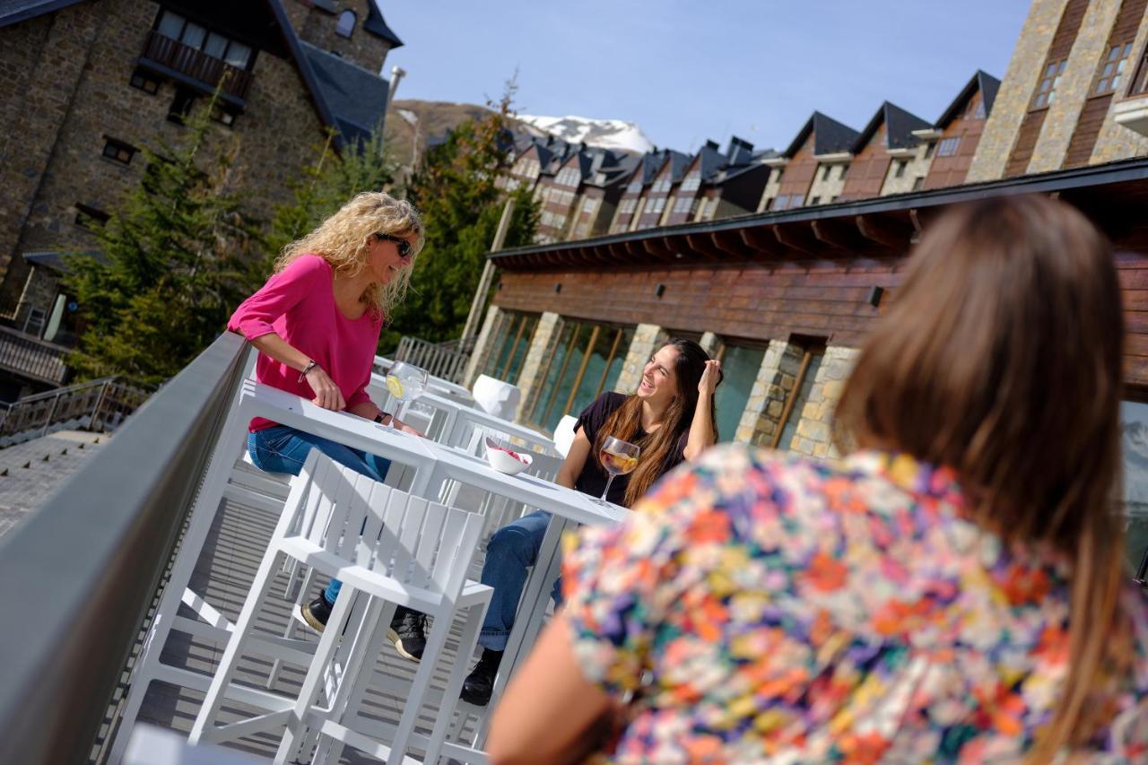 Snoe Aragon Hills Hotel Formigal Bagian luar foto