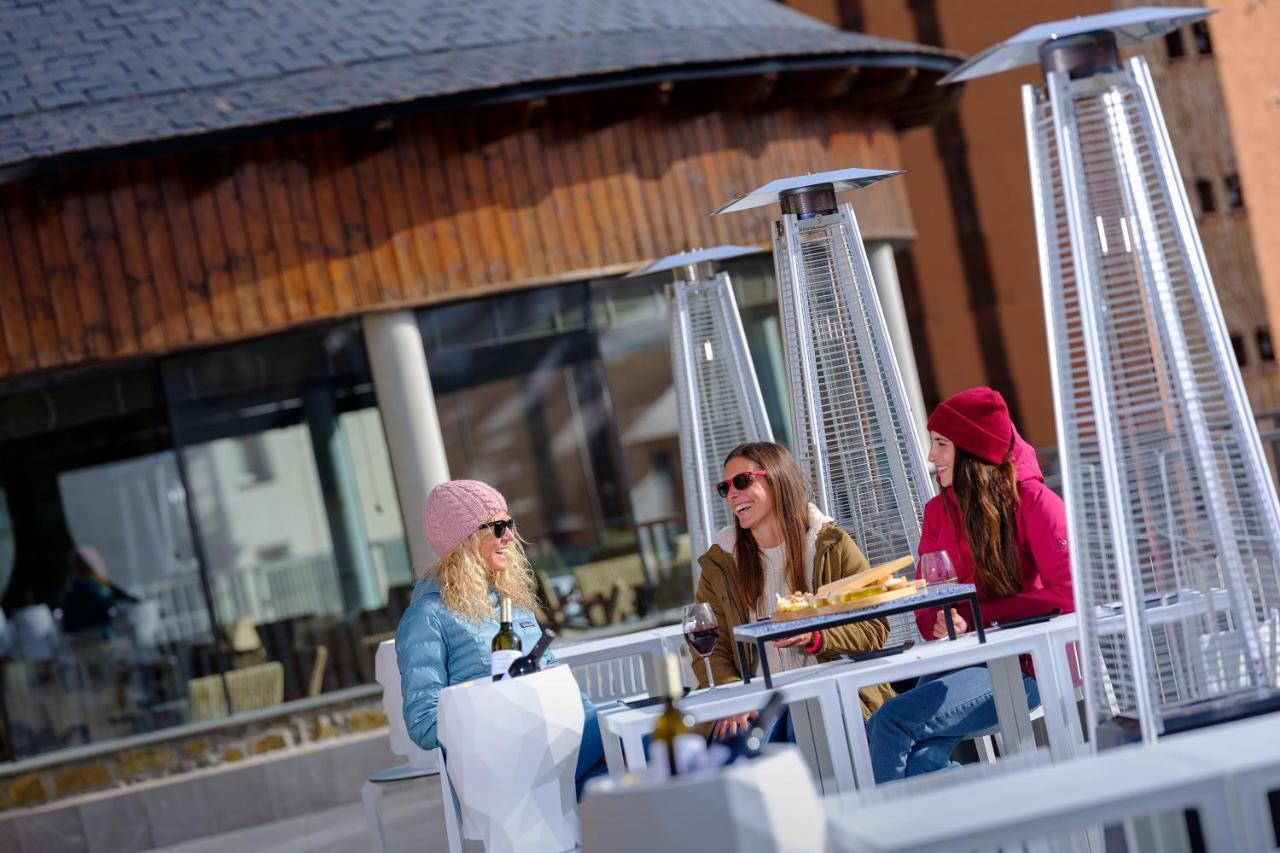 Snoe Aragon Hills Hotel Formigal Bagian luar foto