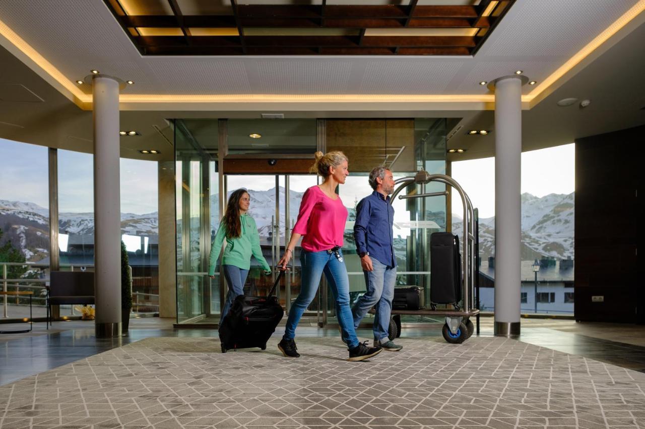 Snoe Aragon Hills Hotel Formigal Bagian luar foto