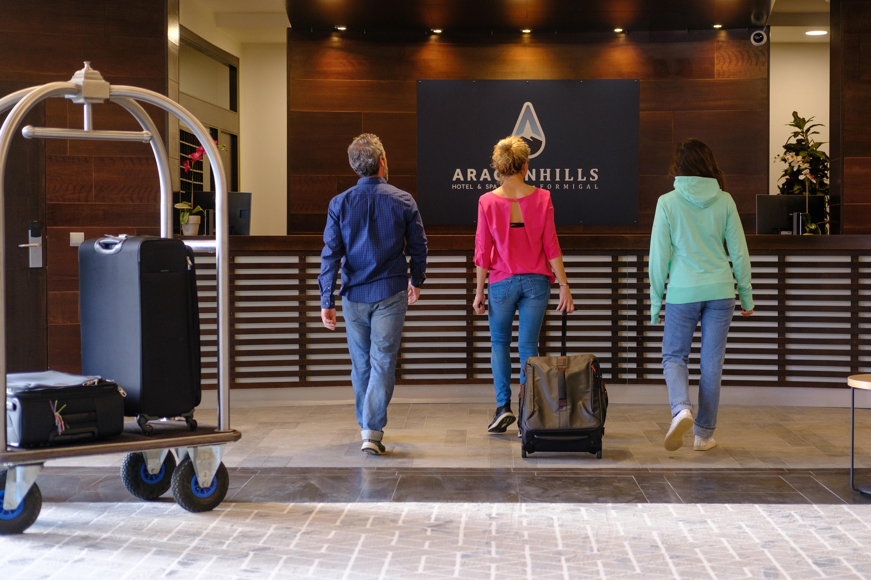 Snoe Aragon Hills Hotel Formigal Bagian luar foto