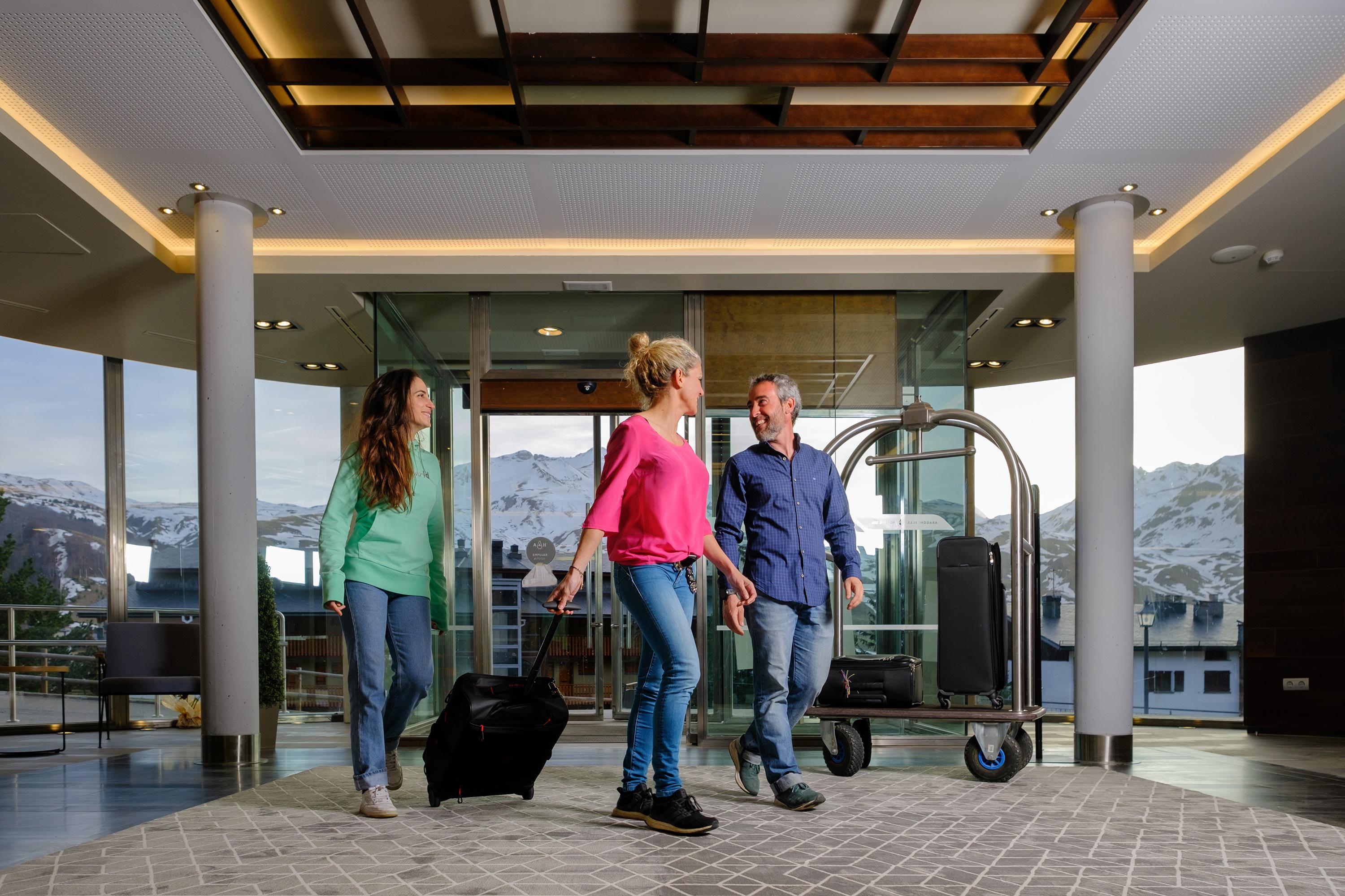 Snoe Aragon Hills Hotel Formigal Bagian luar foto