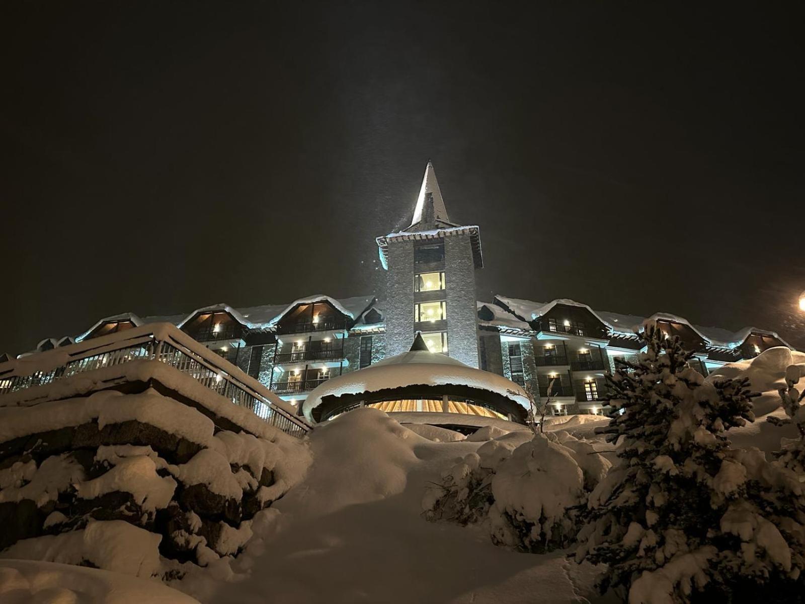 Snoe Aragon Hills Hotel Formigal Bagian luar foto