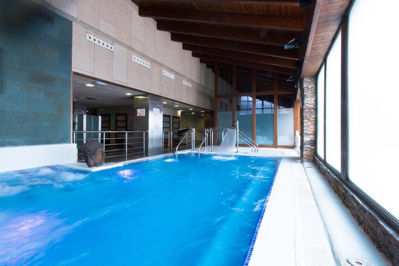 Snoe Aragon Hills Hotel Formigal Bagian luar foto