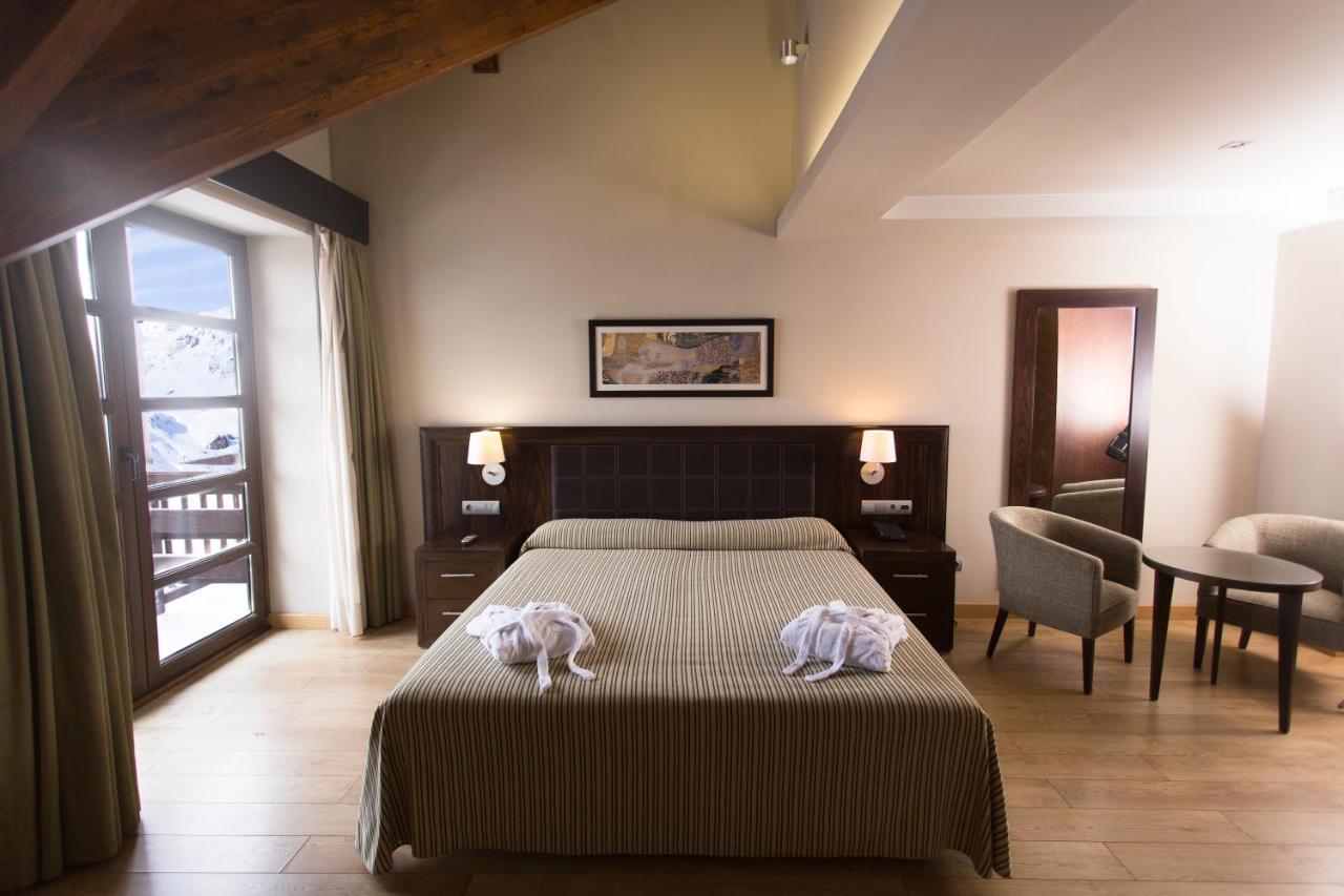Snoe Aragon Hills Hotel Formigal Bagian luar foto