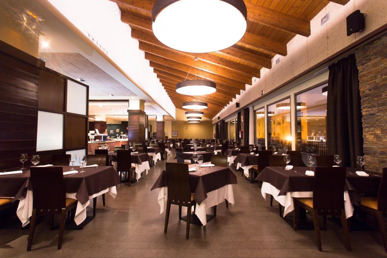 Snoe Aragon Hills Hotel Formigal Bagian luar foto