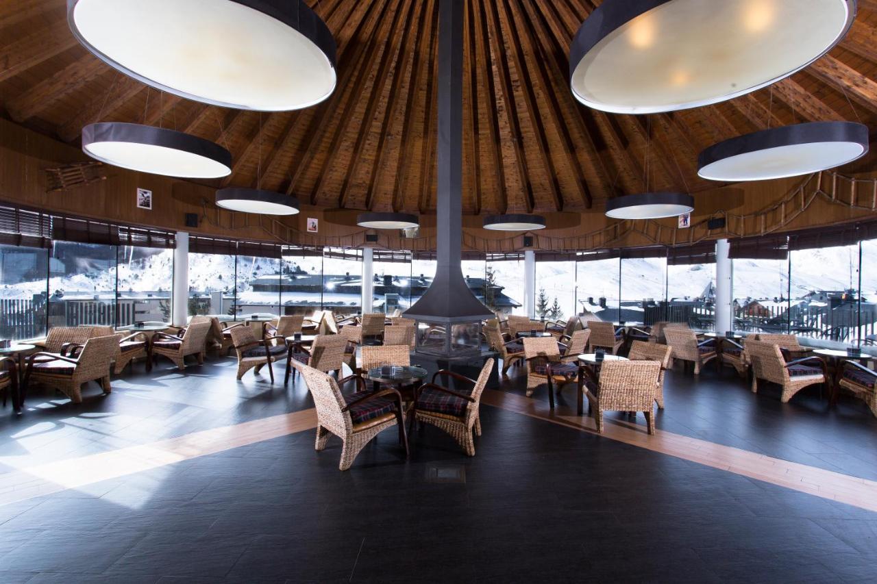 Snoe Aragon Hills Hotel Formigal Bagian luar foto